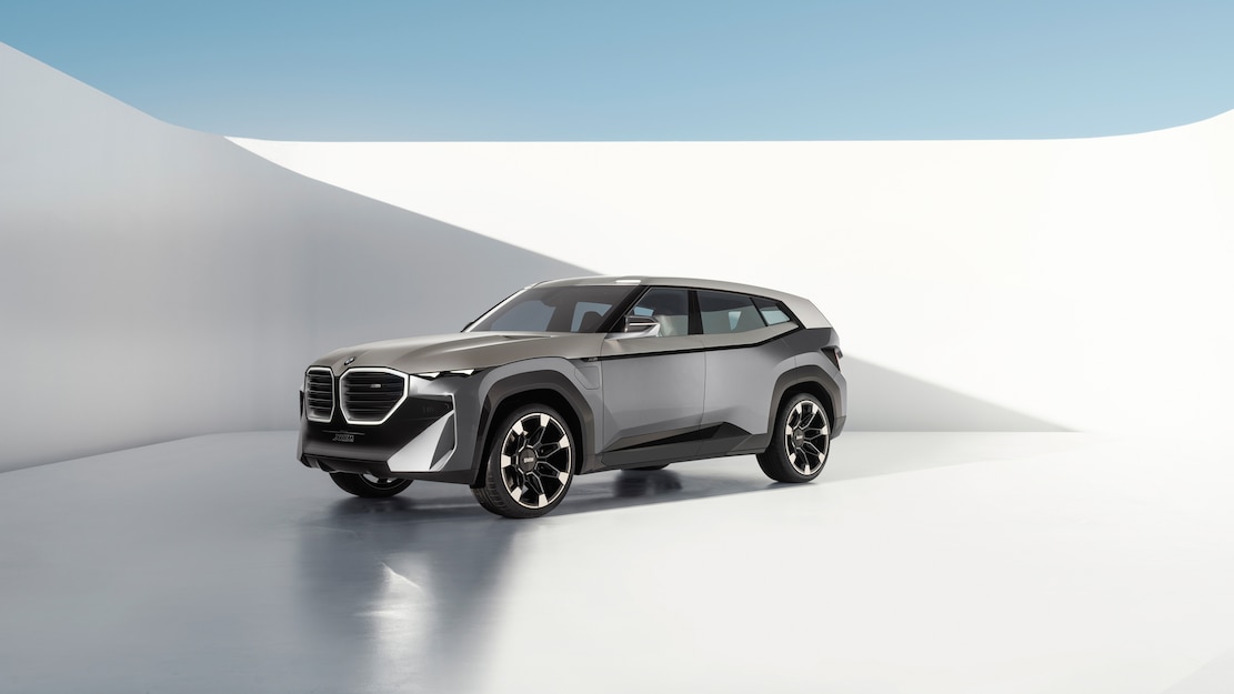 كشف الغطاء عن سيارة BMW XM الجديدة كليا